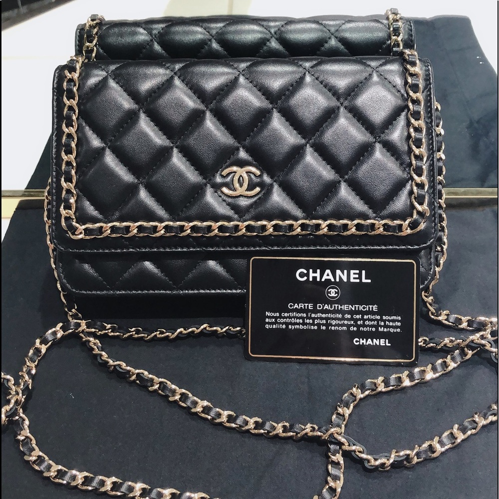 Authentic CHANEL Quilted Gold-Tone Metal Black - Picture 6 of 9